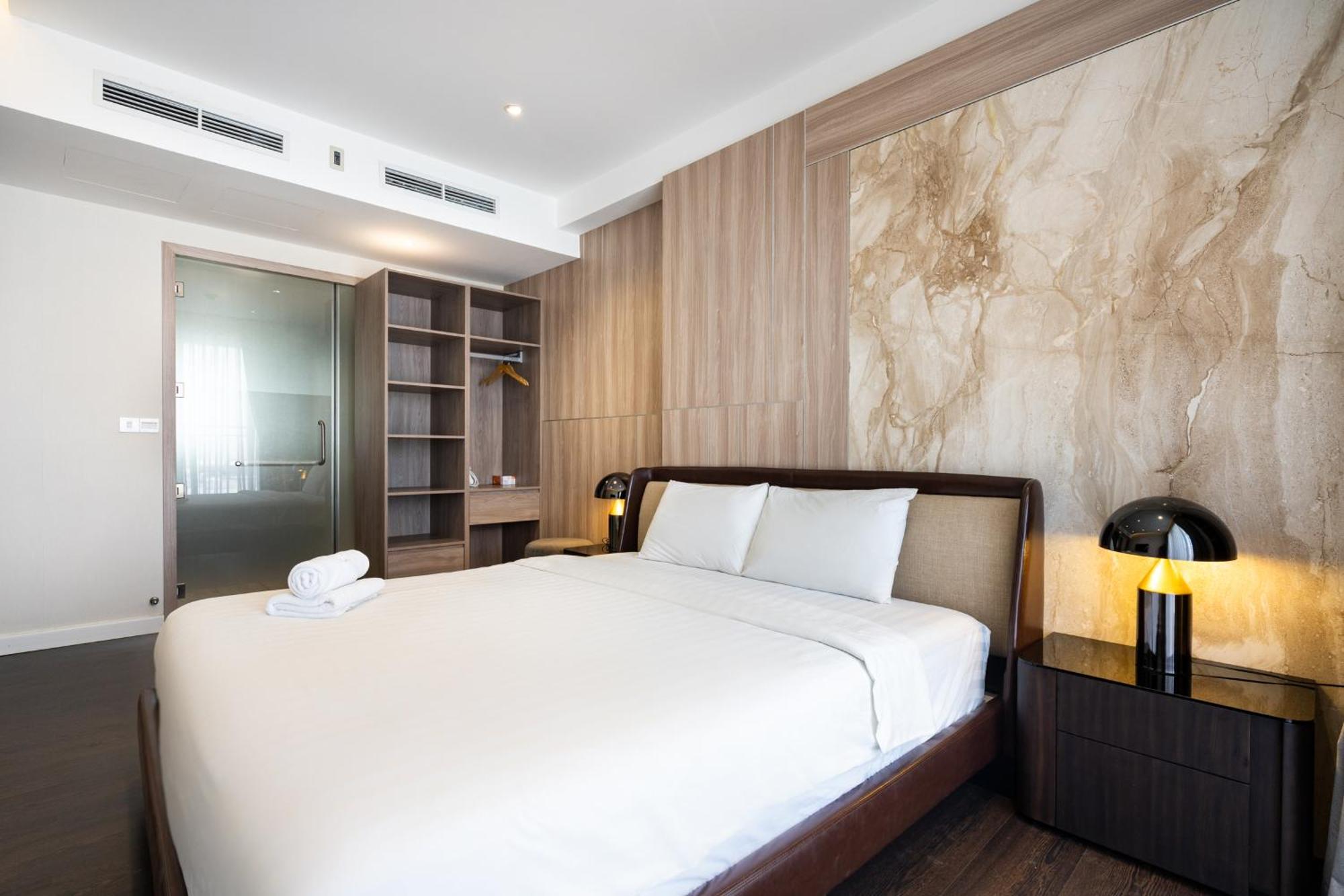 Saigon - Free Walk Experience, Amazing Infinity Pool & Free 4g Sim Card For 3 Nights *