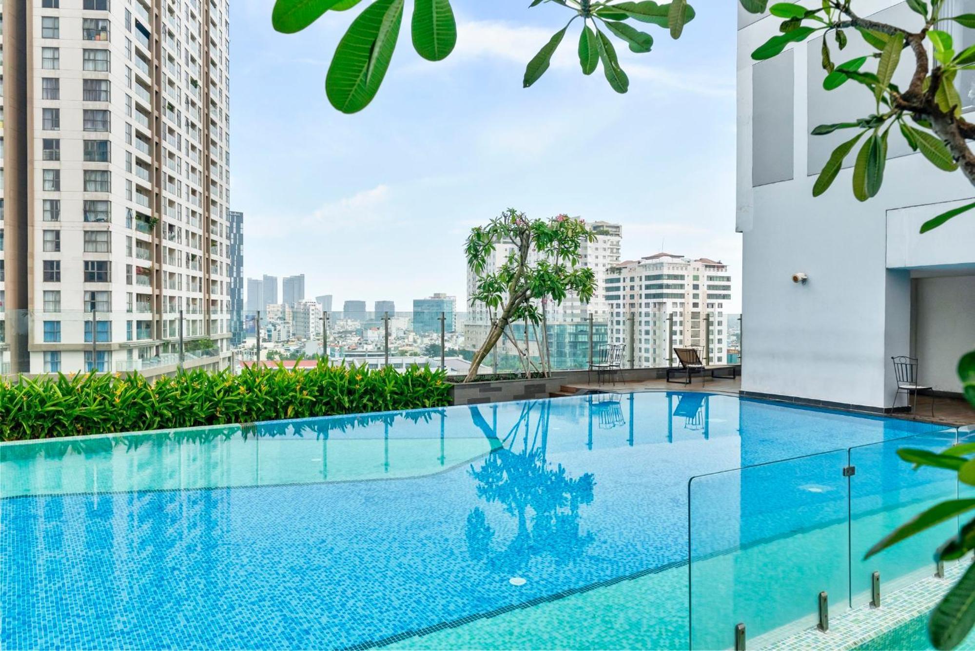 Saigon - Free Walk Experience, Amazing Infinity Pool & Free 4g Sim Card For 3 Nights