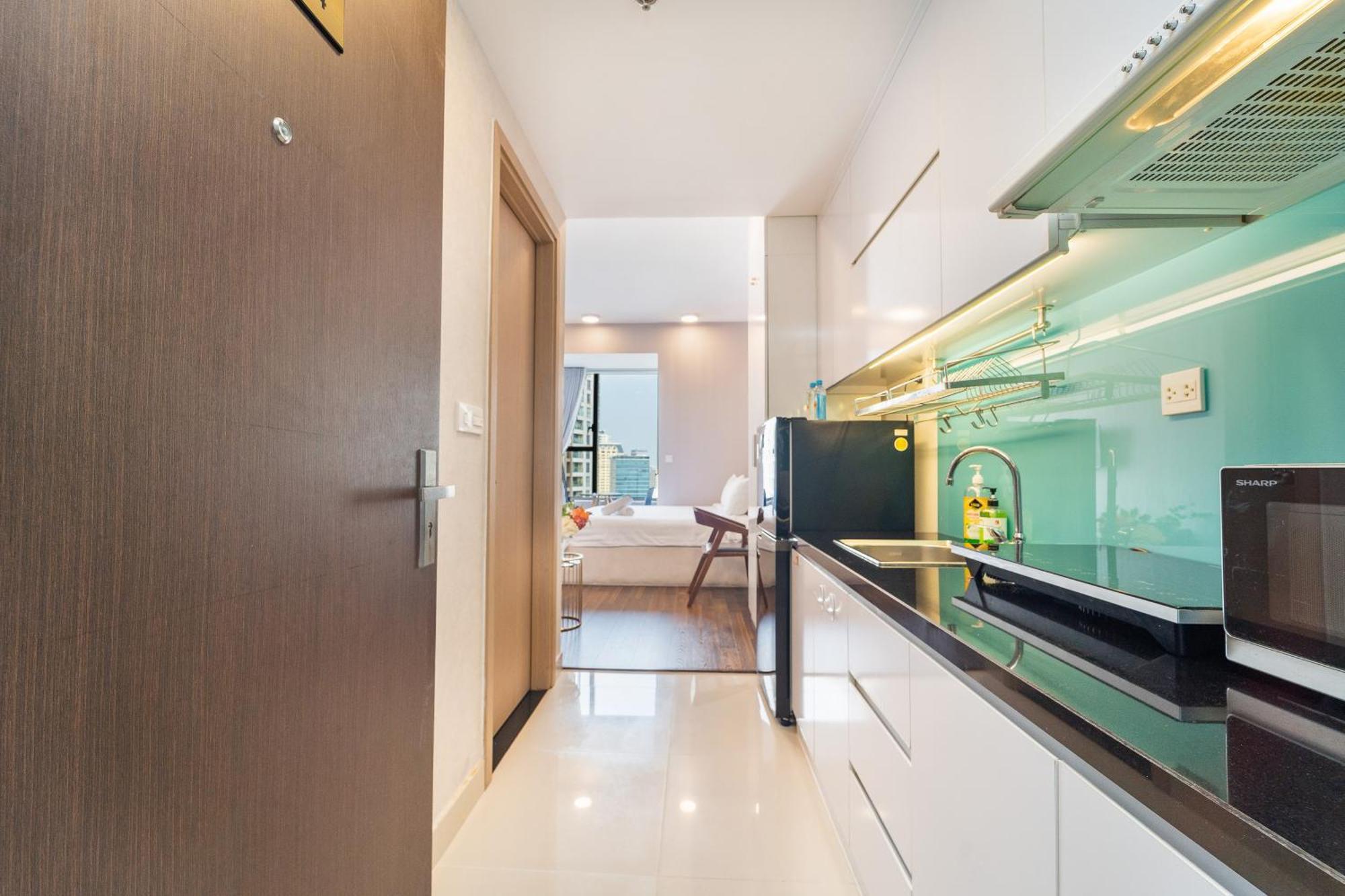Saigon - Free Walk Experience, Amazing Infinity Pool & Free 4g Sim Card For 3 Nights